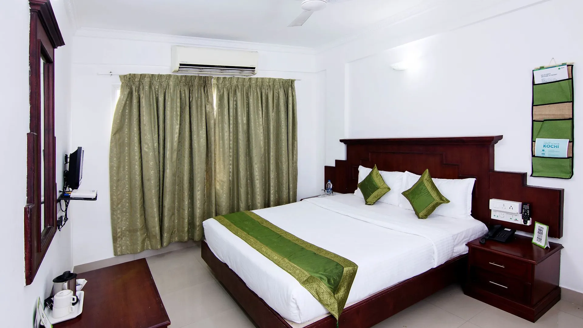 Hotel Treebo Center Point Kochi
