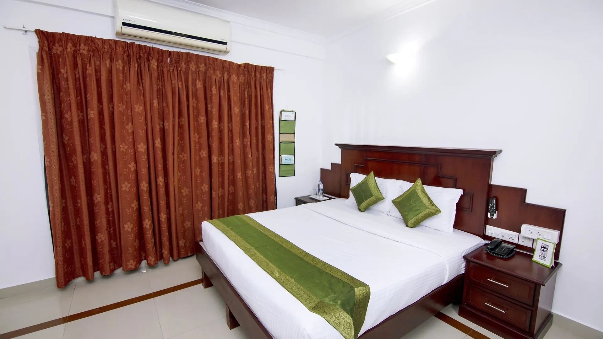 Hotel Treebo Center Point Kochi